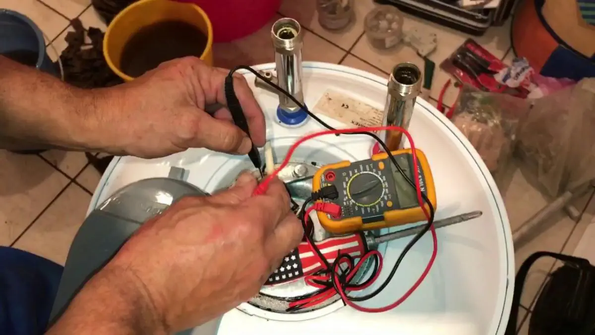 Ремонт водонагревателей Electrolux в Новошахтинске — выгодная цена от 2396 руб., Мастер24