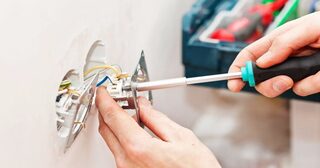 Электромонтажные работы в Новошахтинске от Мастер24 — электромонтаж под ключ, цены от 1667 руб., заказать услуги